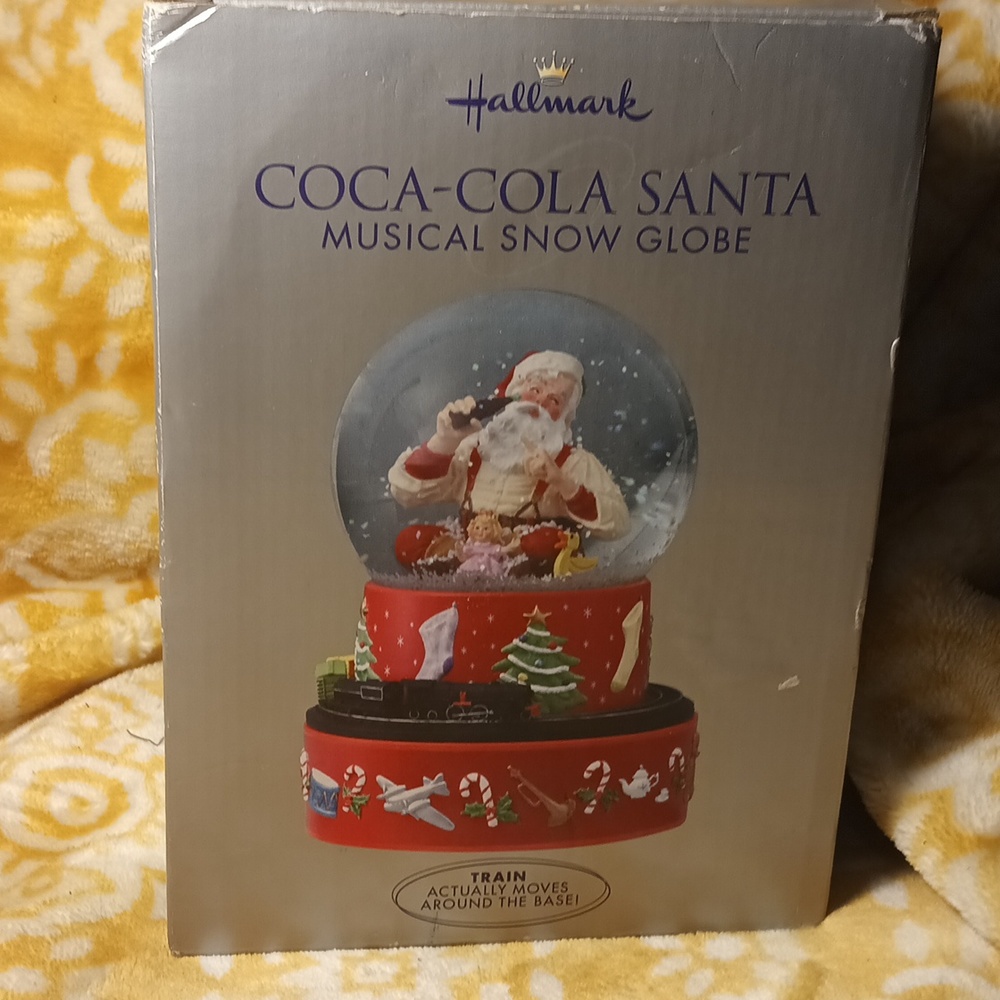 Coca-Cola Santa musical snow globe